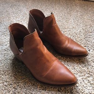Steve Madden Austin Bootie size 6.5 Cognac